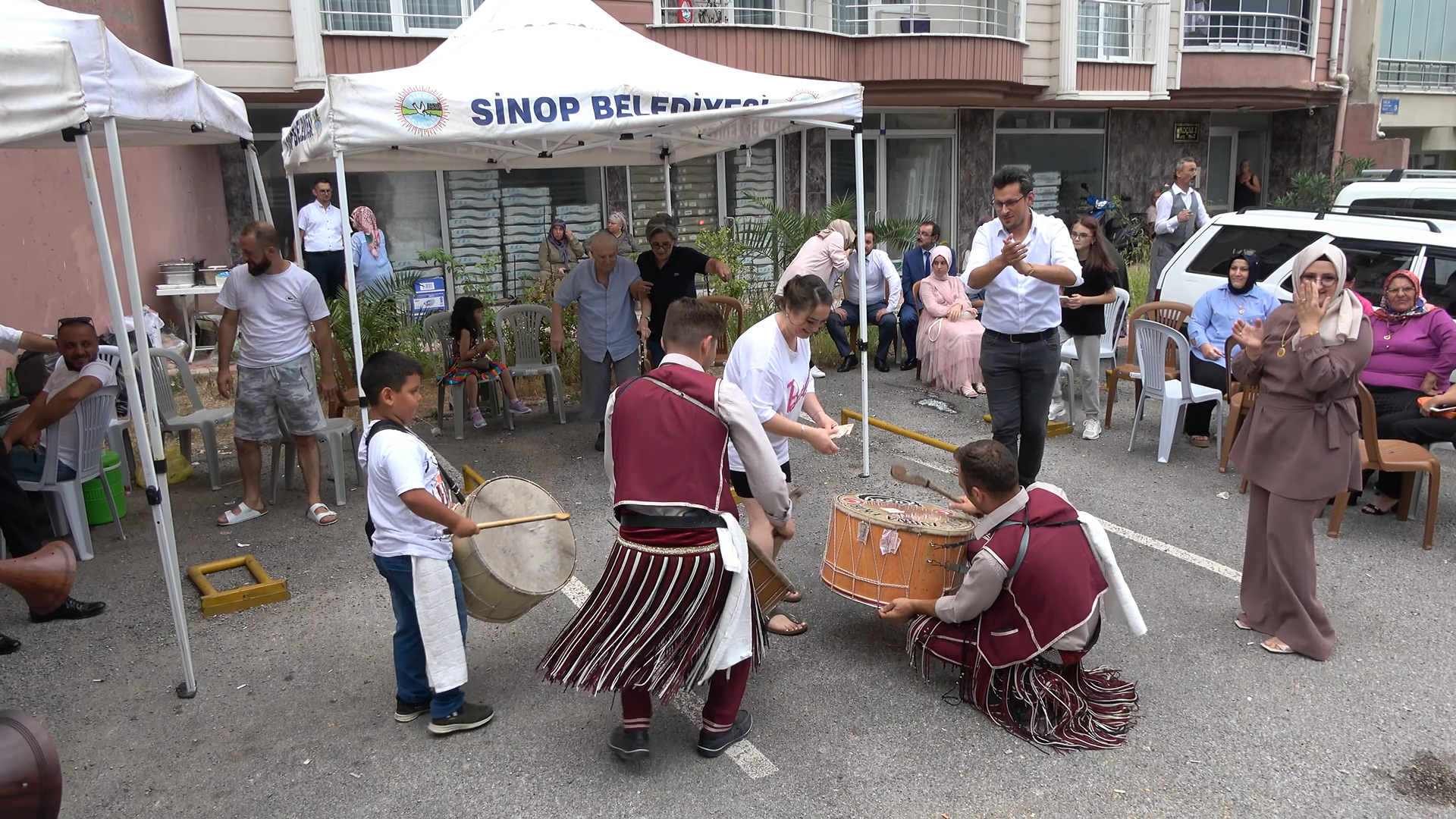 Sürpriz Organizasyonlara Davullu Zurnalı Giriş