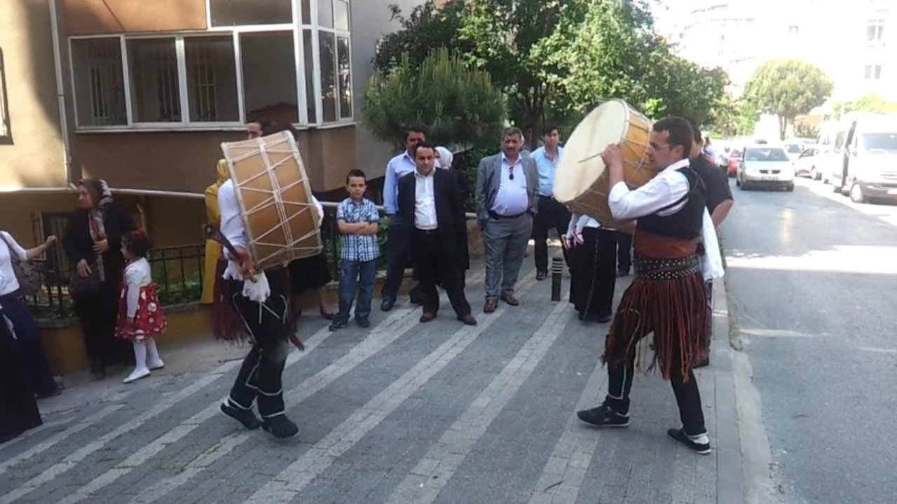 Doğum Günlerine Sürpriz Davul Zurna Eğlencesi